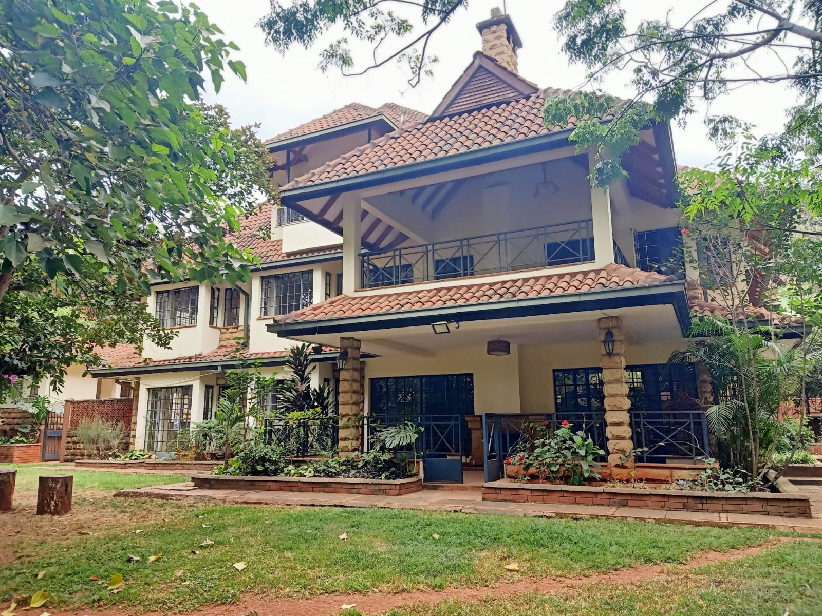 5Br Townhouse, Rosslyn Lonetree.