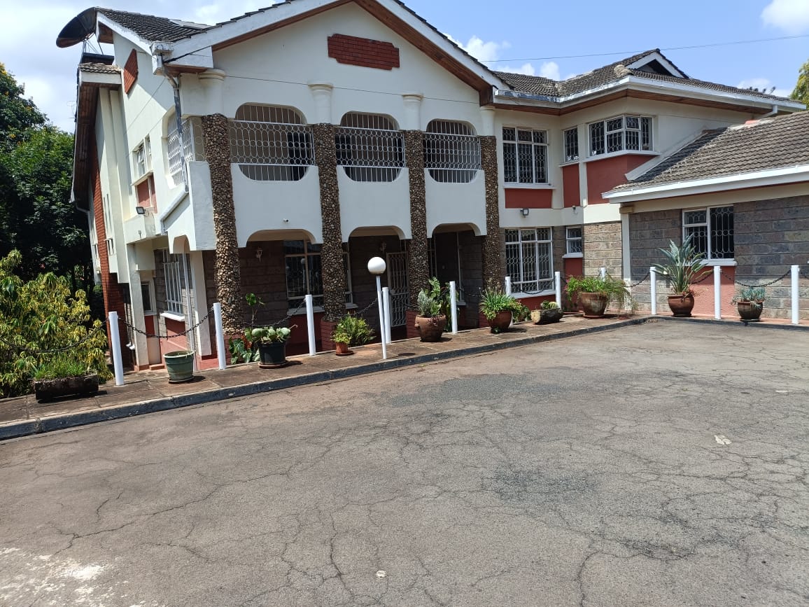 4 Bed House with En Suite at Runda